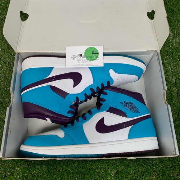 Air Jordan Retro 1 Mid " Hornets" - Picture 2 of 10